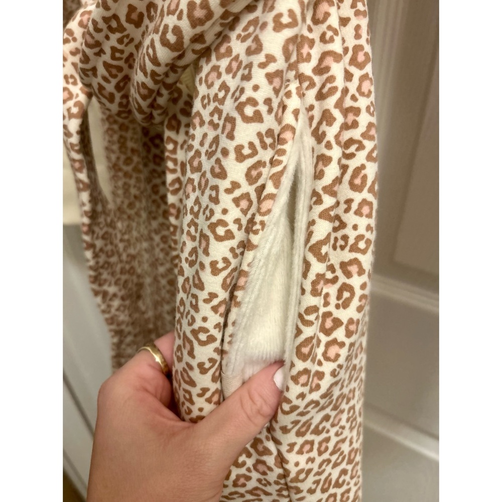 NWT UGG Robe Size Medium - Picture 4 of 5